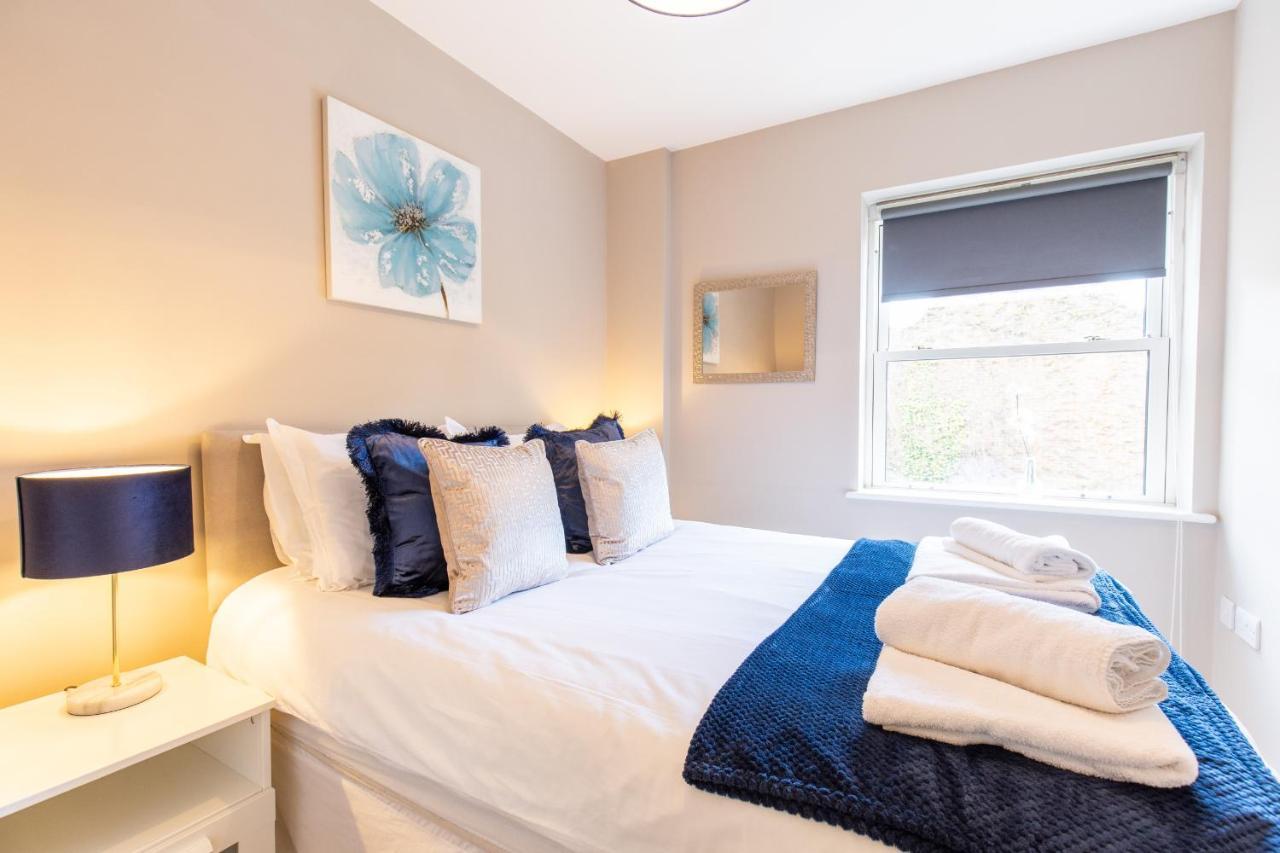 Velvet 2-bedroom Apartment, Conduit Lane, Apartment