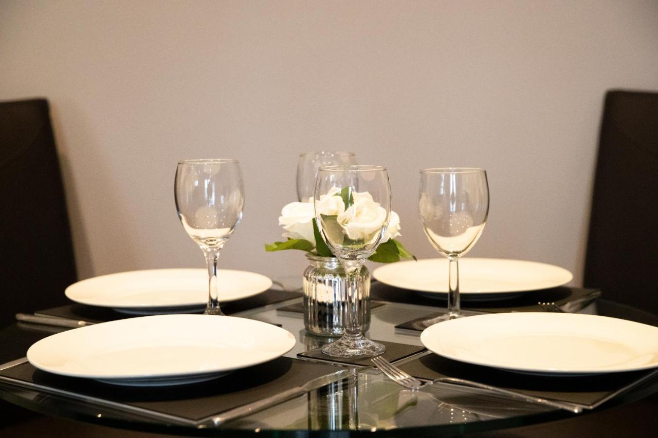 Velvet 2-bedroom Apartment, Conduit Lane, Apartment *