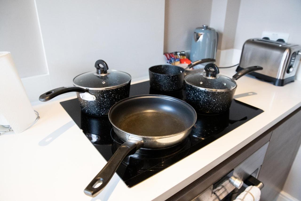 Velvet 2-bedroom Apartment, Conduit Lane, Apartment *